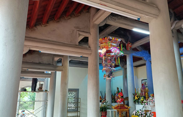 DI T&Iacute;CH CẤP QUỐC GIA K&Ecirc;U CỨU KHẮP NƠI (*): Ph&aacute; nh&agrave; gỗ đền Nưa, x&acirc;y mới bằng b&ecirc;-t&ocirc;ng - Ảnh 1.