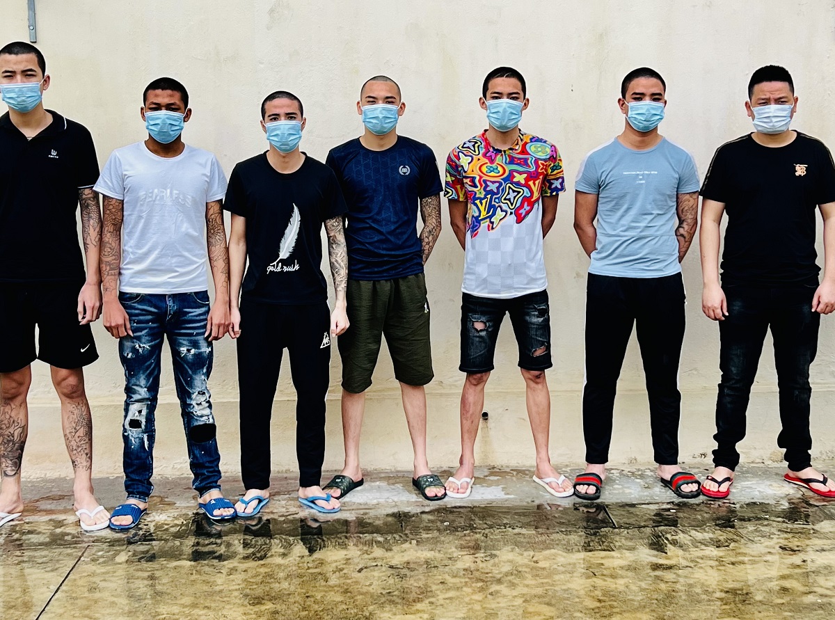 Nh&oacute;m c&ocirc;n đồ xăm trổ nổ s&uacute;ng v&agrave;o qu&aacute;n bi-a do người phụ nữ l&agrave;m chủ - Ảnh 1.