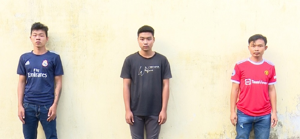 &ldquo;Hậu g&agrave;&rdquo; c&ugrave;ng 4 phụ nữ h&agrave;nh hung trung t&aacute; c&ocirc;ng an - Ảnh 2.