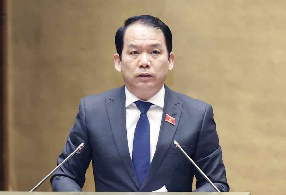 Không được ngăn chặn, cản trở việc phổ biến, sử dụng Quốc kỳ, Quốc huy, Quốc ca