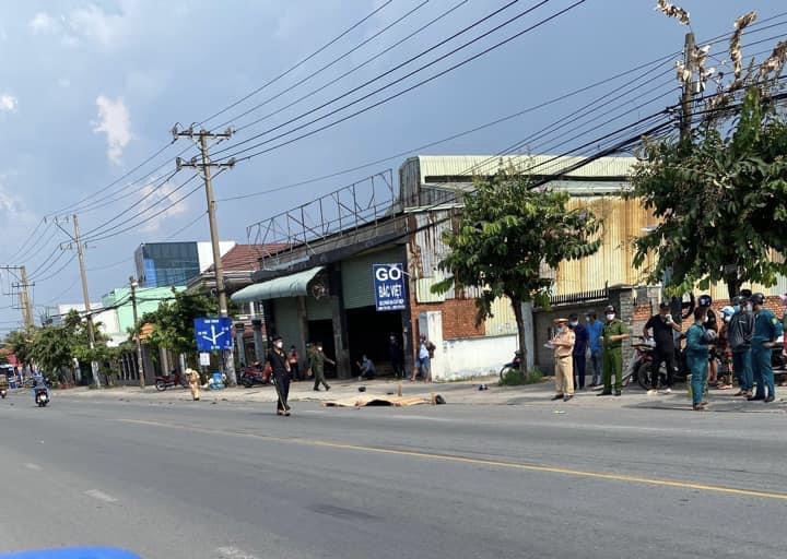 Xe đầu k&eacute;o c&aacute;n đ&ocirc;i nam nữ tử vong rồi bỏ chạy, người d&acirc;n truy đuổi đến c&ugrave;ng - Ảnh 2.