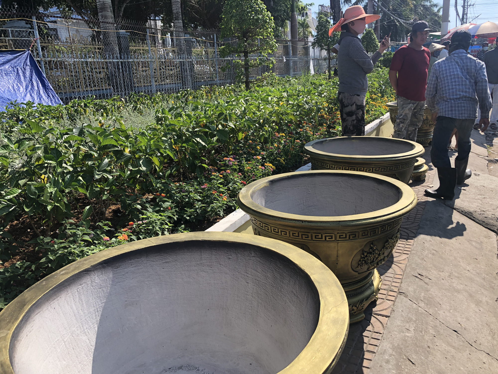 Nh&agrave; thờ Tắc Sậy trước v&agrave; sau khi giải tỏa lề đường - Ảnh 6.