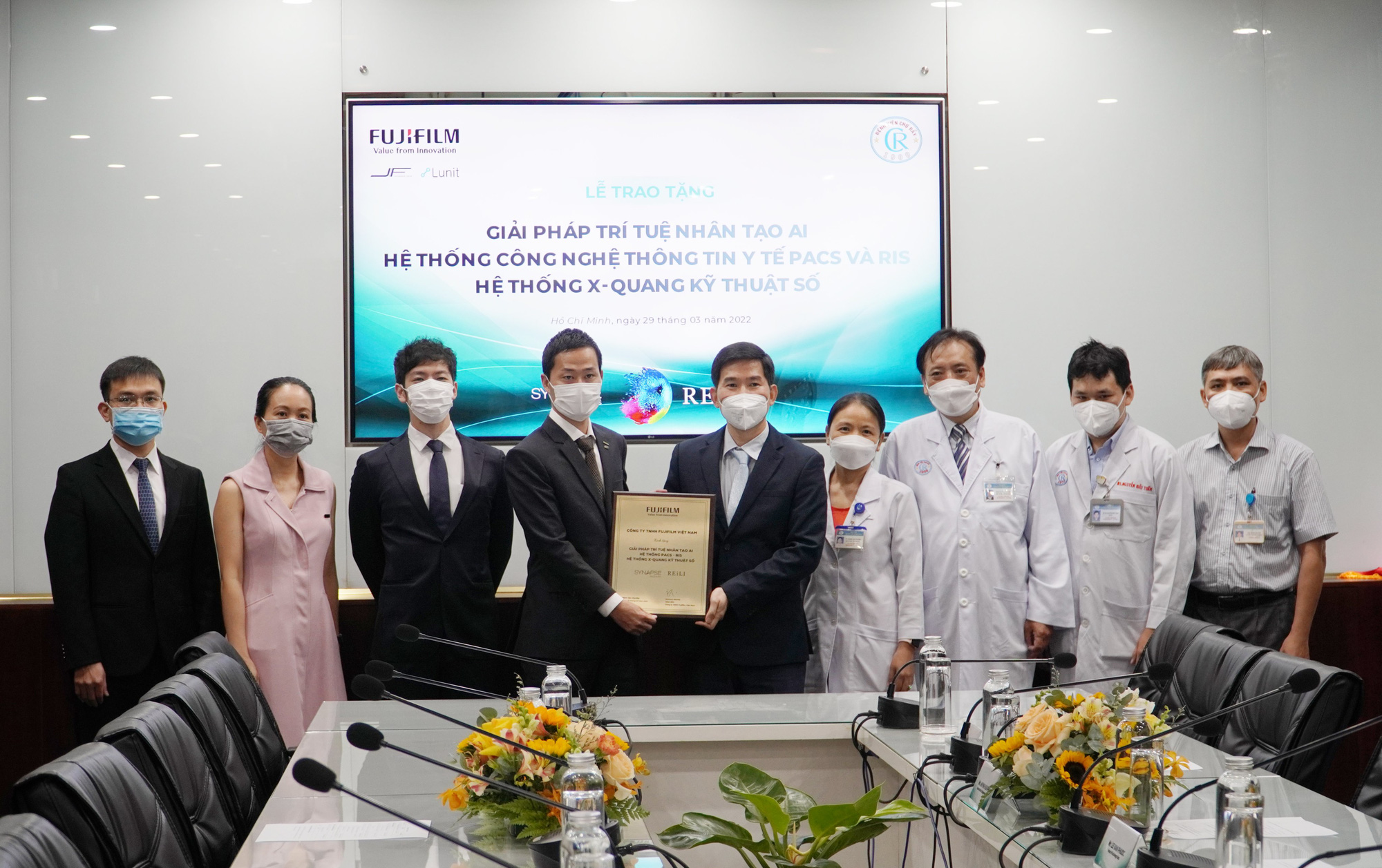 Bệnh viện Chợ Rẫy đ&oacute;n nhận c&ocirc;ng nghệ tr&iacute; tuệ nh&acirc;n tạo ho&agrave;n chỉnh đầu ti&ecirc;n Việt Nam - Ảnh 2.