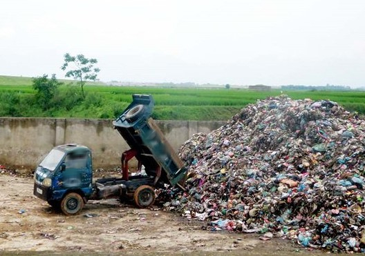Tài xế xe chở rác đâm tử vong người nhặt rác