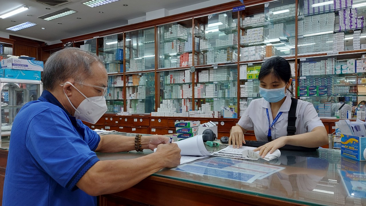 TP HCM tăng cường quản lý mua, bán, sử dụng thuốc điều trị Covid-19