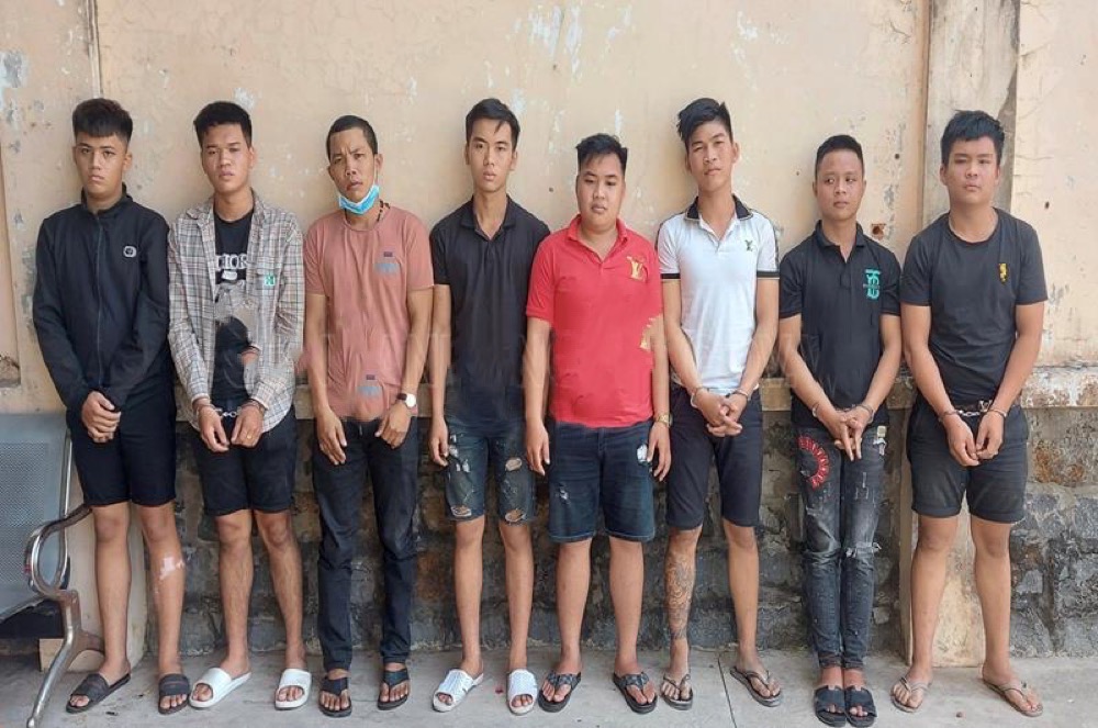 2 băng nh&oacute;m hỗn chiến bằng m&atilde; tấu, nổ s&uacute;ng trong đ&ecirc;m ở Bi&ecirc;n Ho&agrave; - Ảnh 1.