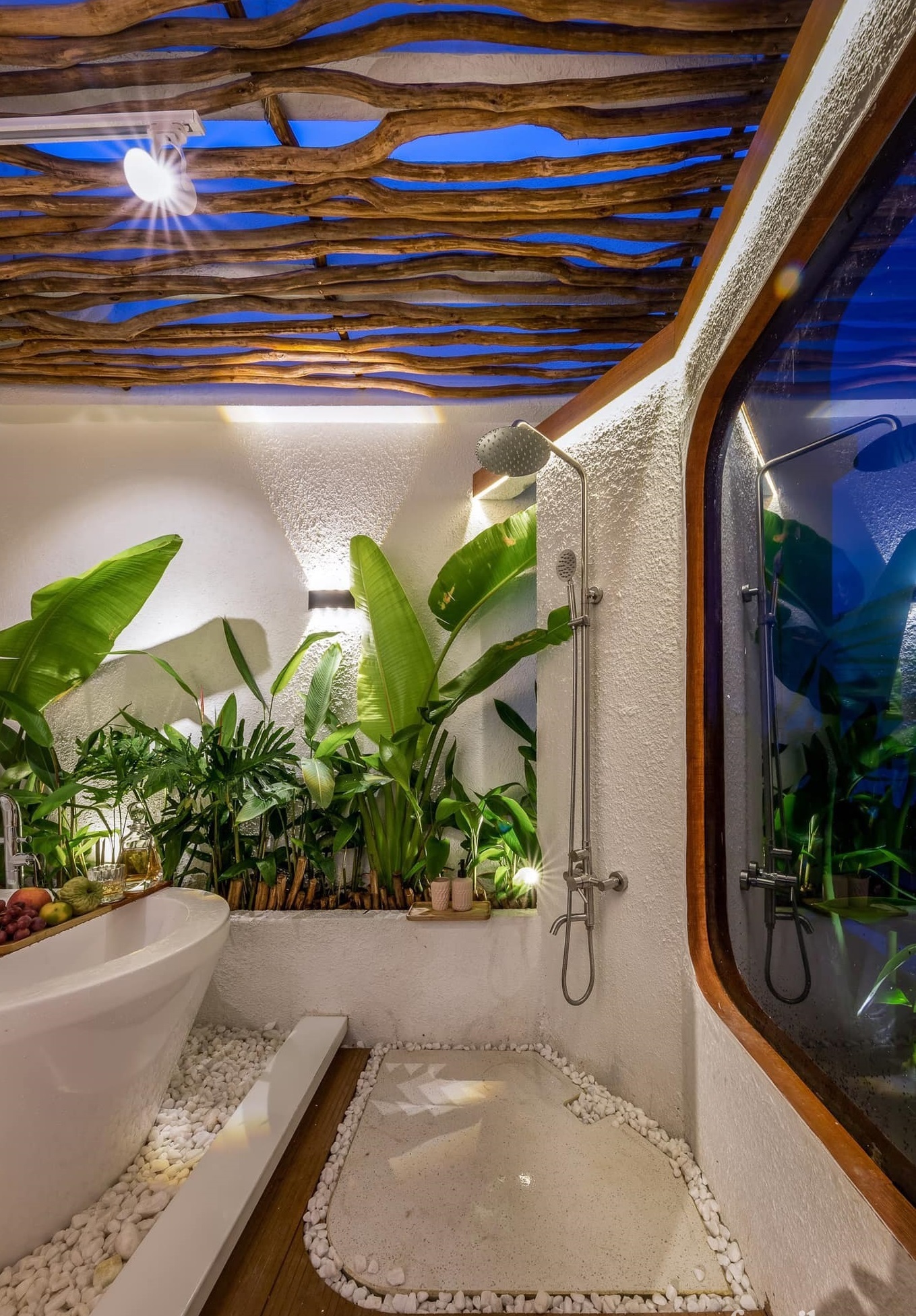 Khu vườn resort, phòng tắm nghìn sao giữa lưng chừng trời ở TP.HCM - Ảnh 5.