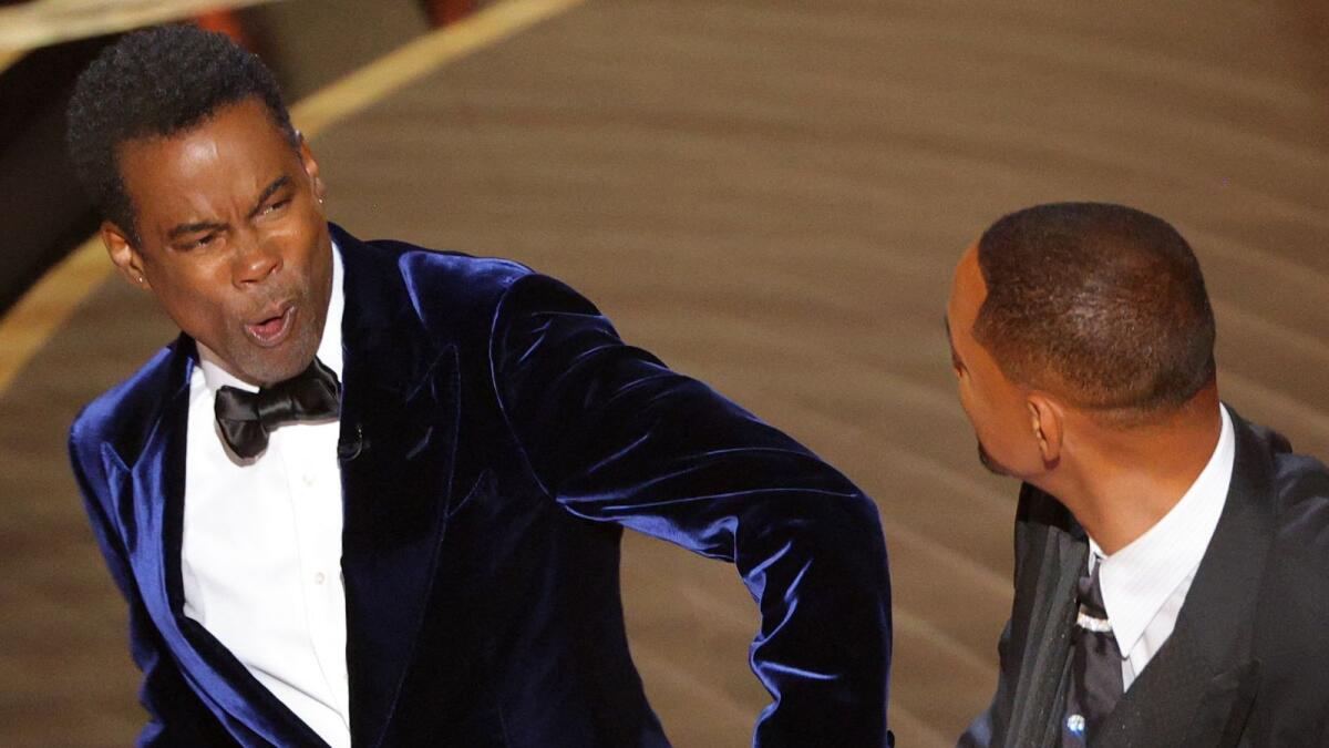 Đổ xô xem Chris Rock sau cú tát của Will Smith tại lễ trao giải Oscar