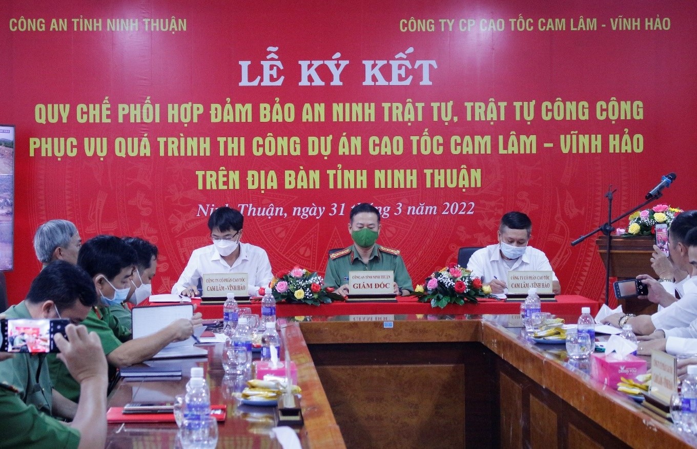 Ký kết quy chế phối hợp bảo đảm an ninh trật tự tại dự án cao tốc Cam Lâm - Vĩnh Hảo