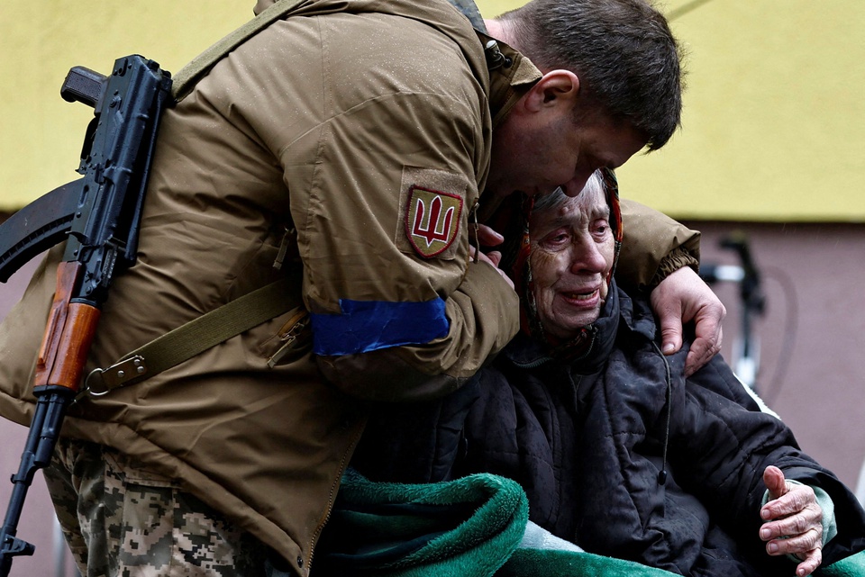 Nga tái bố trí quân, Ukraine quyết không buông Donbas