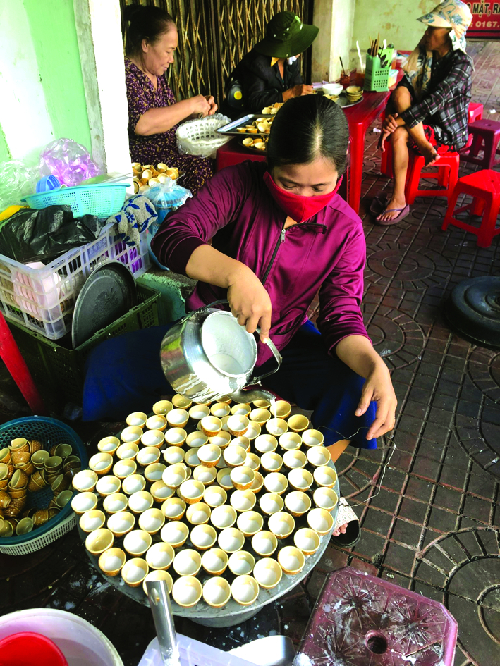 Ngồi ăn b&ecirc;n bếp lửa - Ảnh 1.