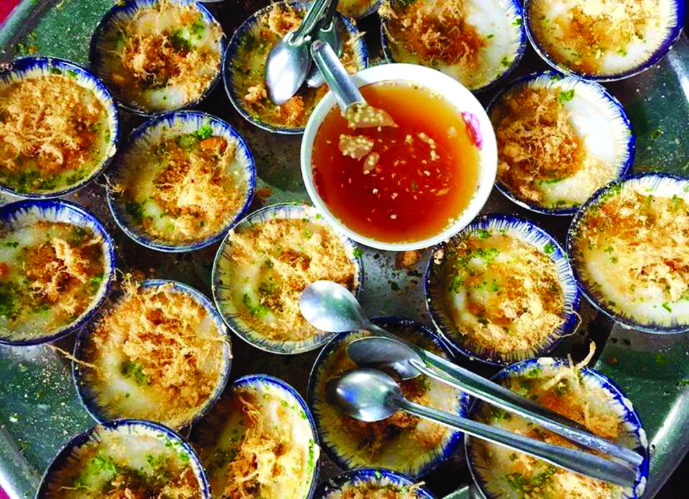 Ngồi ăn b&ecirc;n bếp lửa - Ảnh 2.