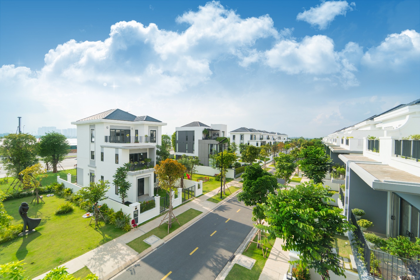 Tận hưởng cuộc sống viên mãn tại Aqua City - Ảnh 1.