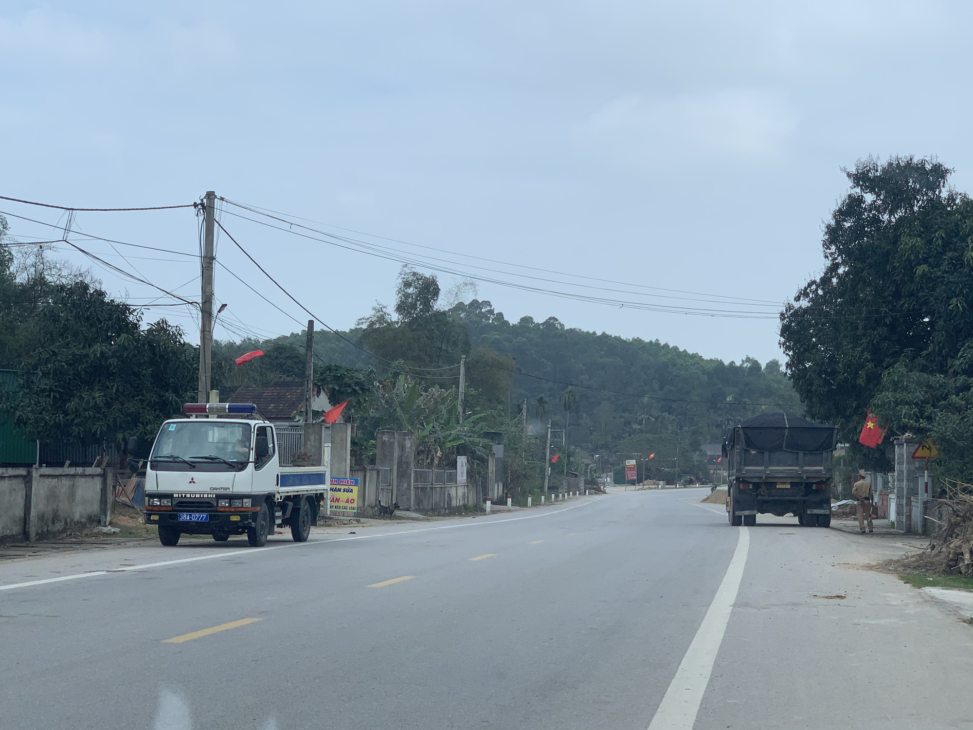 Vụ người d&acirc;n k&ecirc;u trời v&igrave; bụi: Chủ tịch huyện chỉ đạo tăng cường kiểm tra, xử l&yacute; triệt để - Ảnh 3.