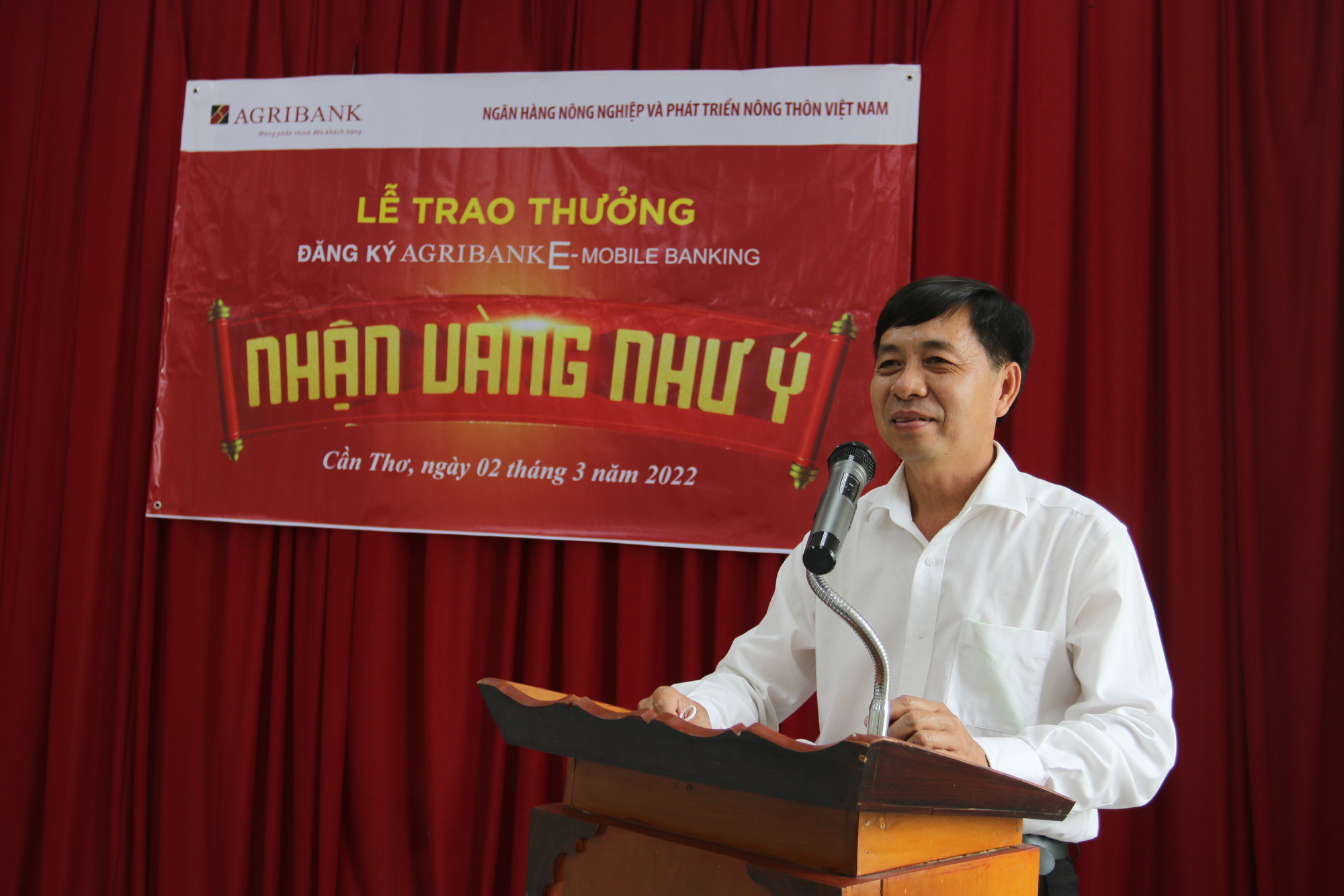 Agribank Cần Thơ II trao 2 chỉ vàng SJC cho khách hàng trúng thưởng - Ảnh 3.