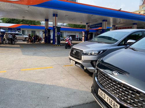 "Đỏ mắt" tìm xăng tiêu chuẩn Euro 5