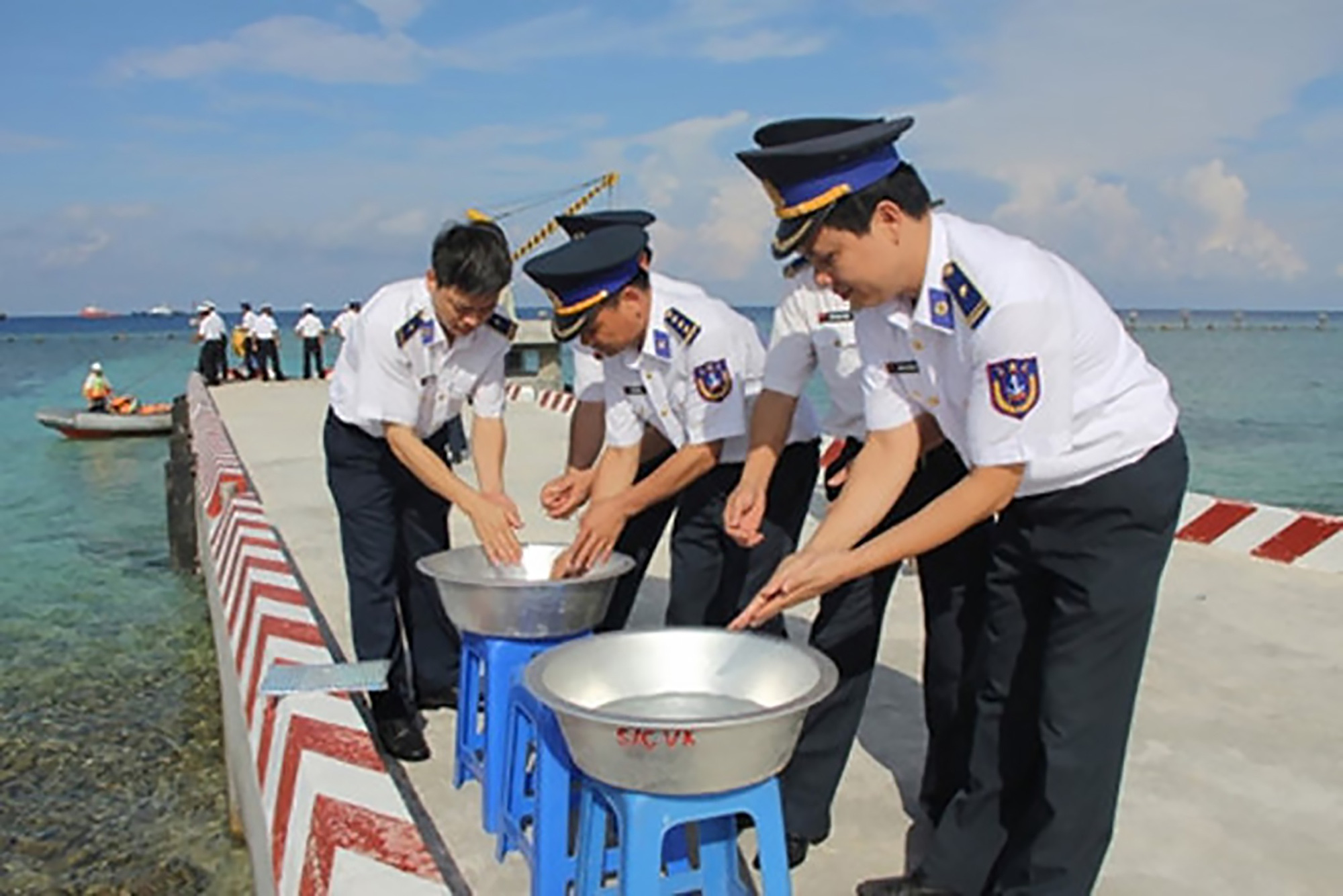 Thau nước ngọt và nghĩa tình Trường Sa