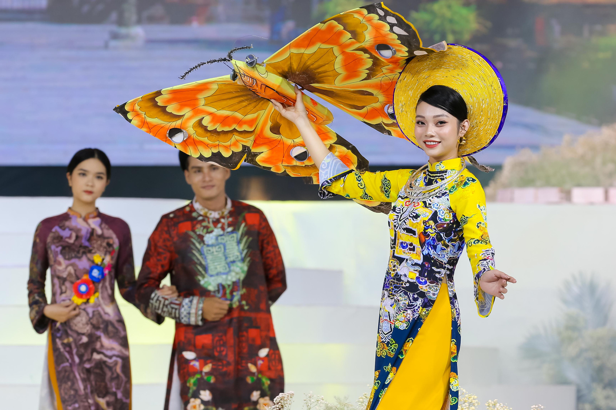 Mãn nhãn đêm khai mạc Lễ hội áo dài 2022