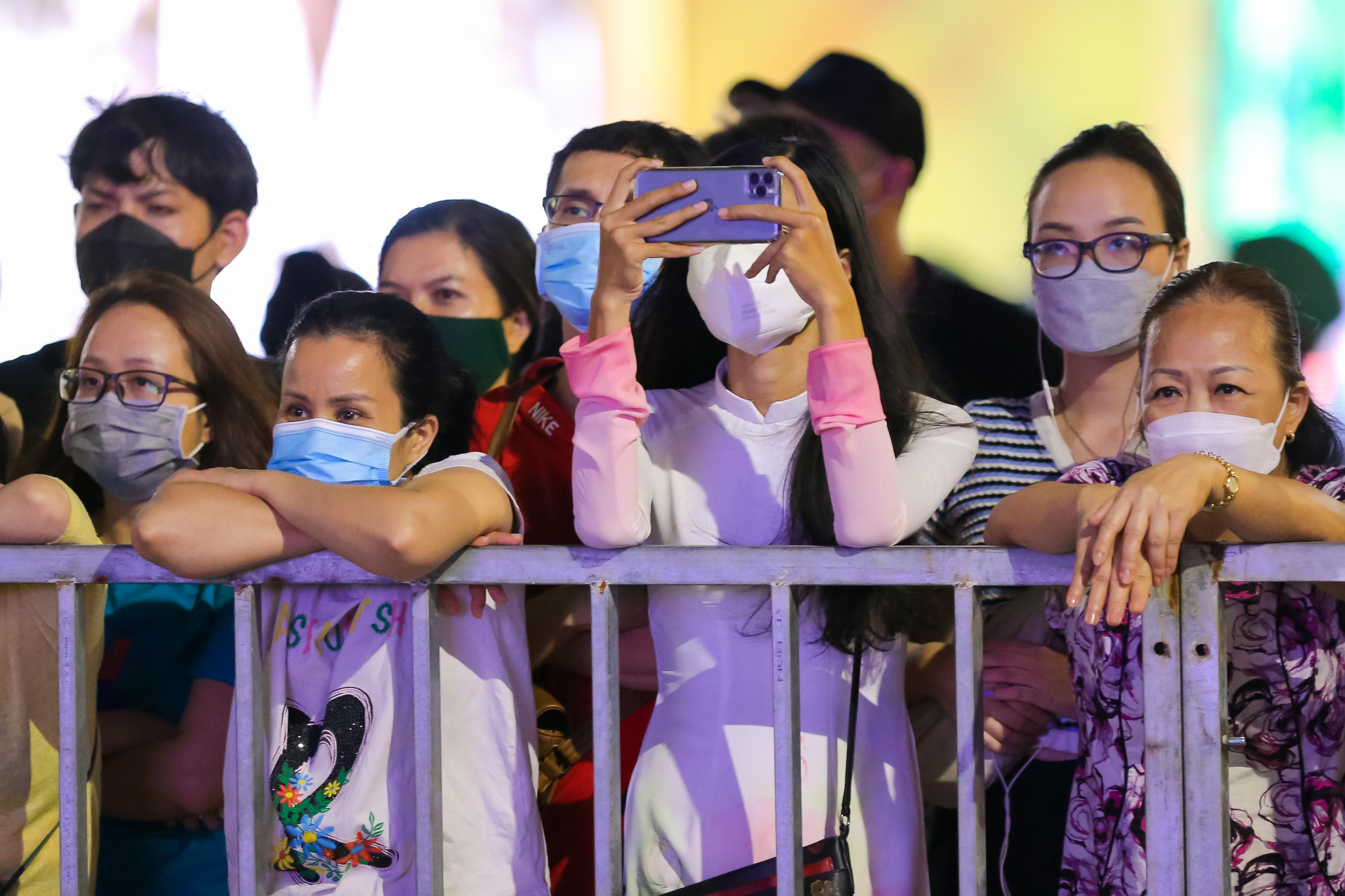 Mãn nhãn đêm khai mạc Lễ hội áo dài 2022 - Ảnh 14.
