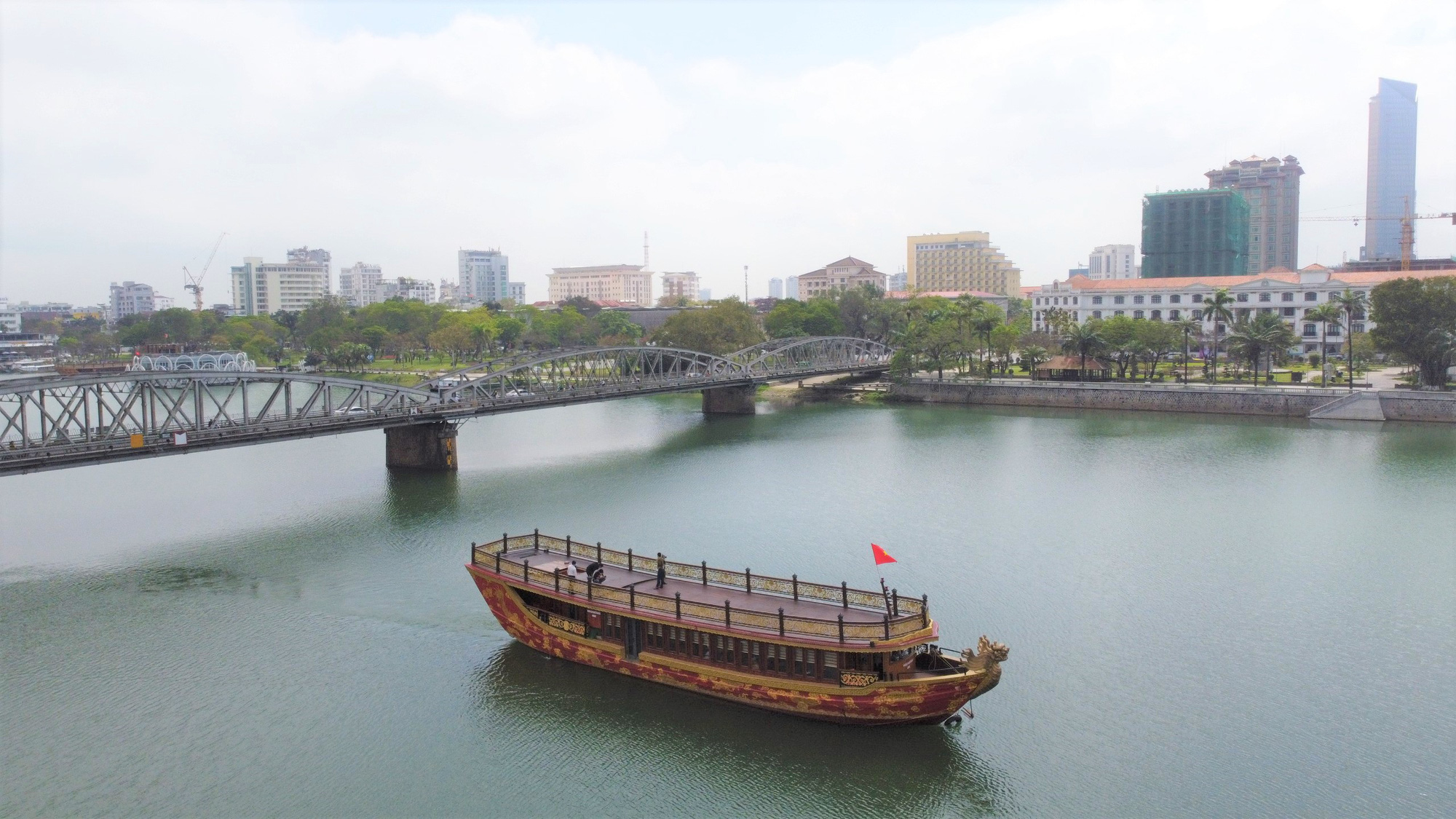 Mượn danh doanh nghiệp để đ&oacute;ng 4 du thuyền s&ocirc;ng Hương: Chủ thuyền l&ecirc;n tiếng - Ảnh 1.