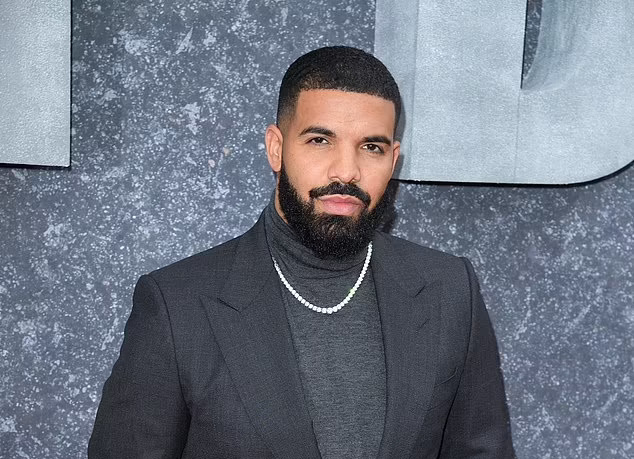 Rapper Drake xin lệnh cấm một phụ nữ quấy rối đến gần