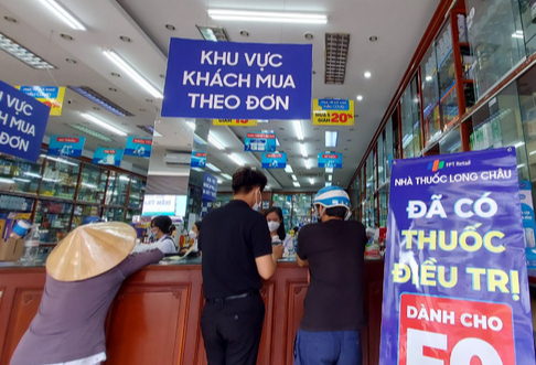 Đề xuất nhà thuốc được "tự quyết" bán thuốc điều trị Covid-19 Molnupiravir