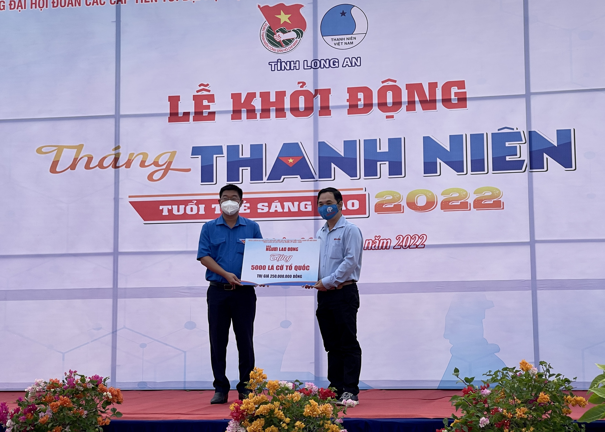 Rực rỡ "Đường cờ Tổ quốc" tại Long An