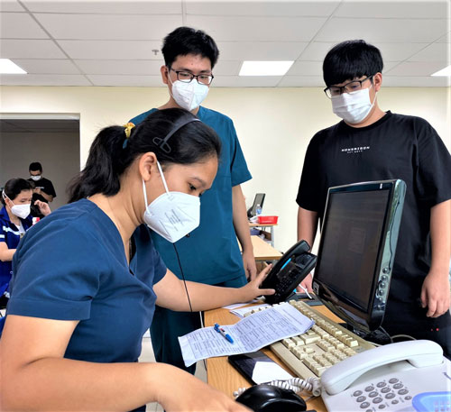 NHỮNG PHỤ NỮ TRUYỀN CẢM HỨNG: Kh&aacute;t vọng về thời đại mới của y học Việt - Ảnh 2.
