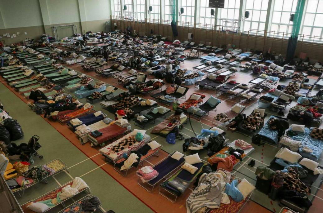 N&oacute;ng khắp c&aacute;c diễn đ&agrave;n, t&igrave;nh nguyện vi&ecirc;n nước ngo&agrave;i tới Ukraine - Ảnh 2.