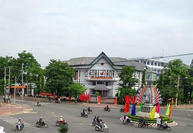 "Nắn" quy hoạch, thửa đất của vợ Bí thư thành uỷ TP Kon Tum có 4 mặt tiền