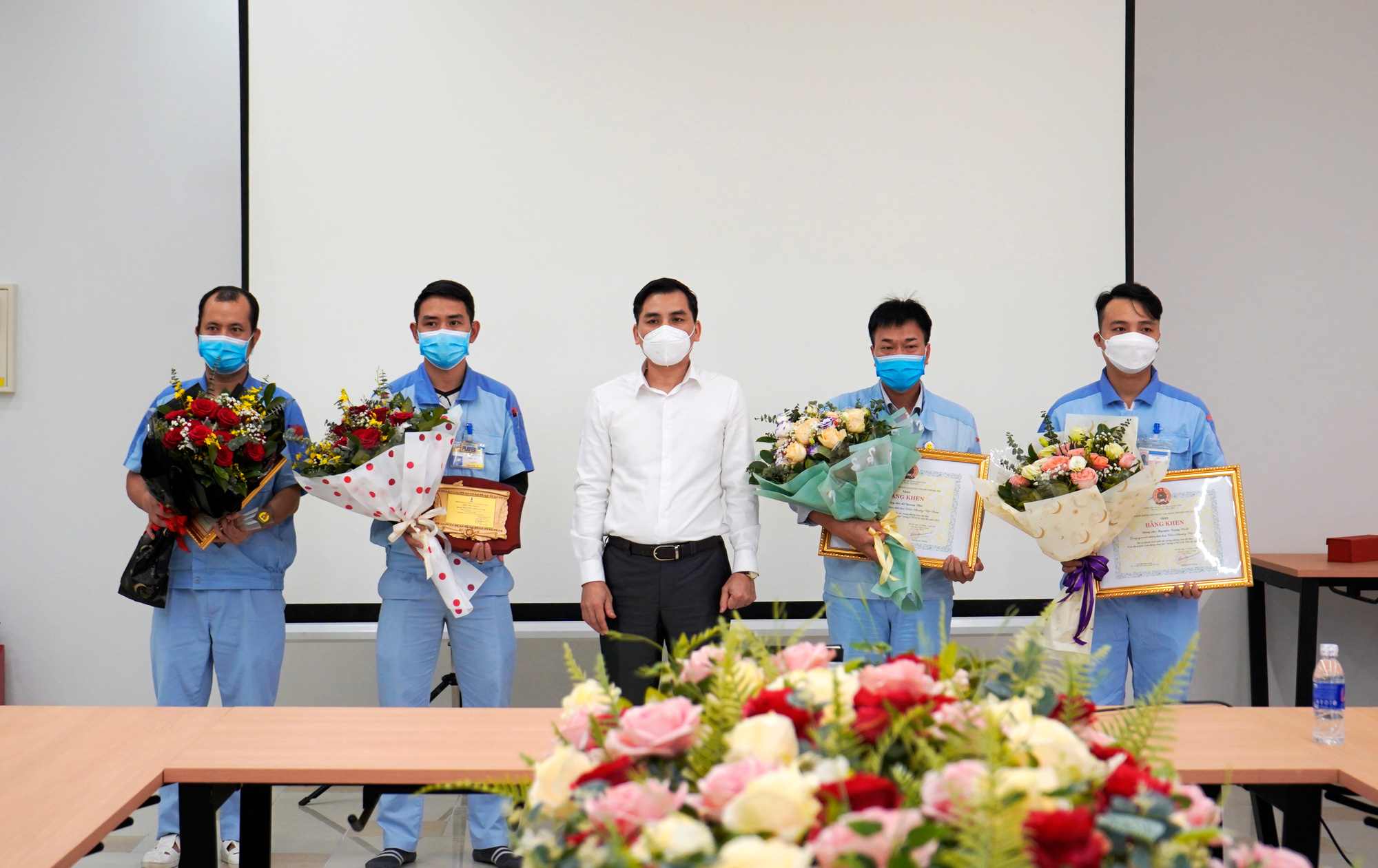 Hà Nội: Tôn vinh công nhân trực tiếp sản xuất - Ảnh 1.