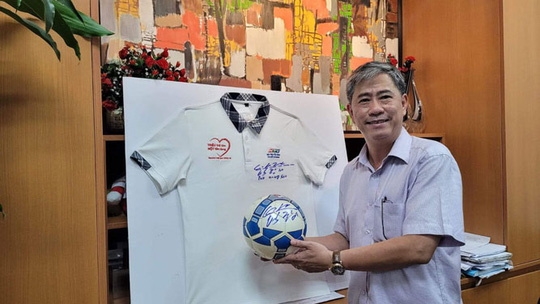 Chia tay một nhà báo gai góc, tài năng