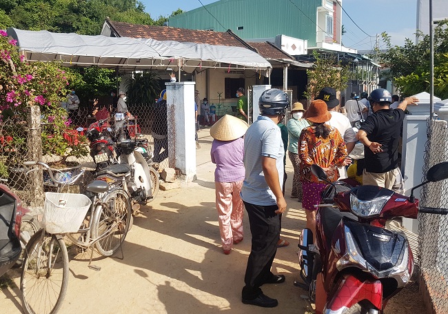 Nam thanh niên chết trong tư thế treo cổ sau nhiều ngày bị đòi nợ
