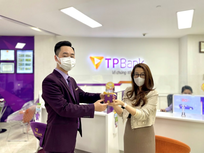 Mùng 8-3, tới TPBank là có quà xinh