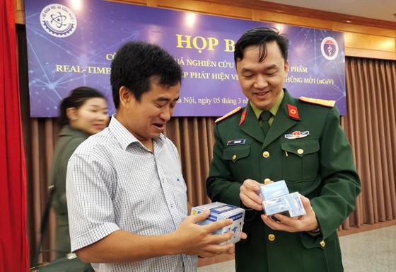 NÓNG: Bắt giữ 2 cán bộ thuộc Học viện Quân y trong vụ Việt Á
