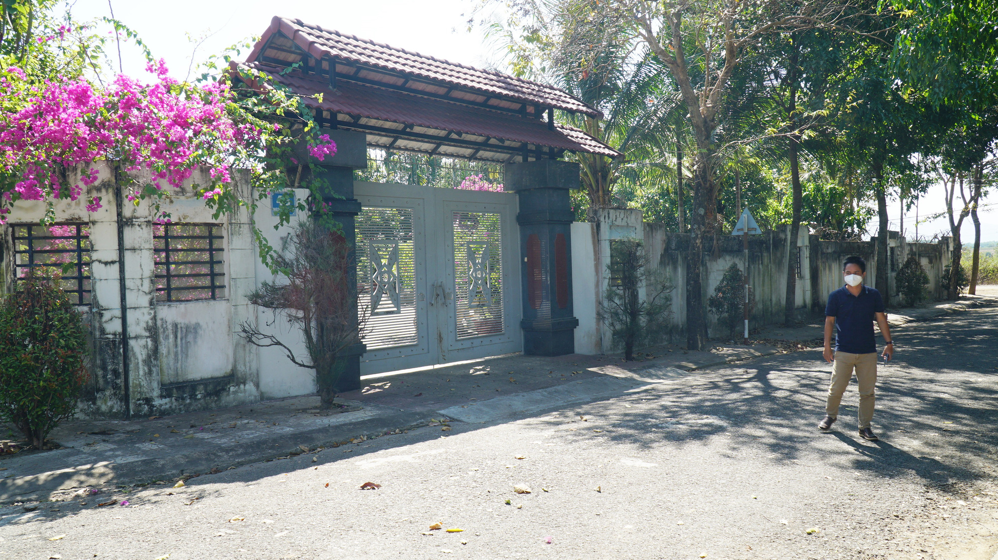 Chờ Chính phủ để xử lý việc nắn đường cho lô đất của vợ Bí thư Thành ủy Kon Tum ra 4 mặt tiền - Ảnh 4.