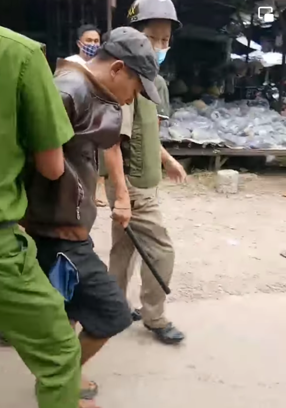 CLIP: Vây bắt đối tượng “tâm thần” vô cớ đâm, chém nhiều người trọng thương