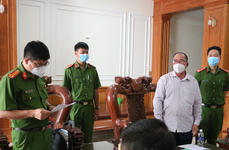 Khám xét nhà một cựu Chủ tịch UBND huyện ở Bà Rịa - Vũng Tàu