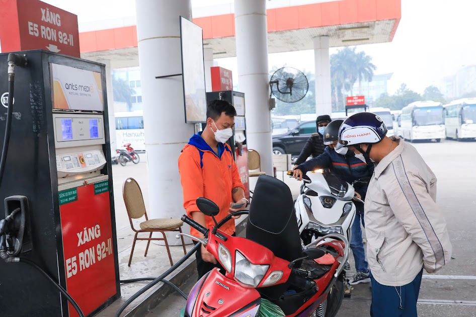 Xăng dầu đồng loạt giảm giá trong kỳ điều hành đầu tiên theo quy định mới