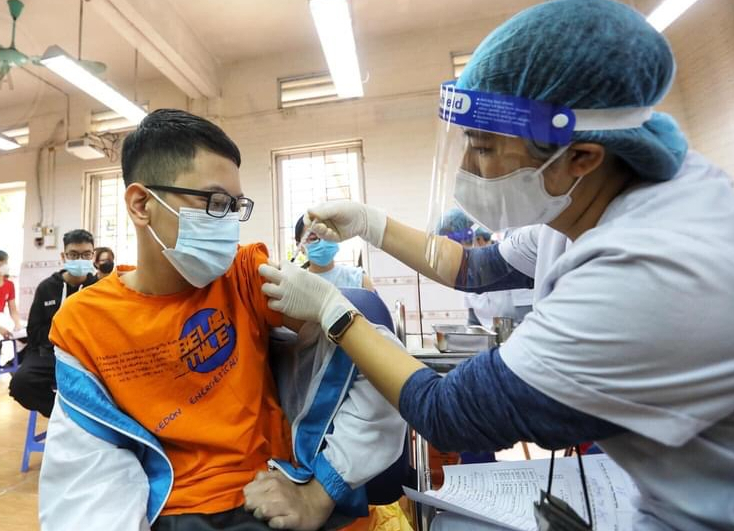 Nhóm trẻ 5 đến dưới 12 tuổi nào cần trì hoãn tiêm vắc-xin Covid-19?