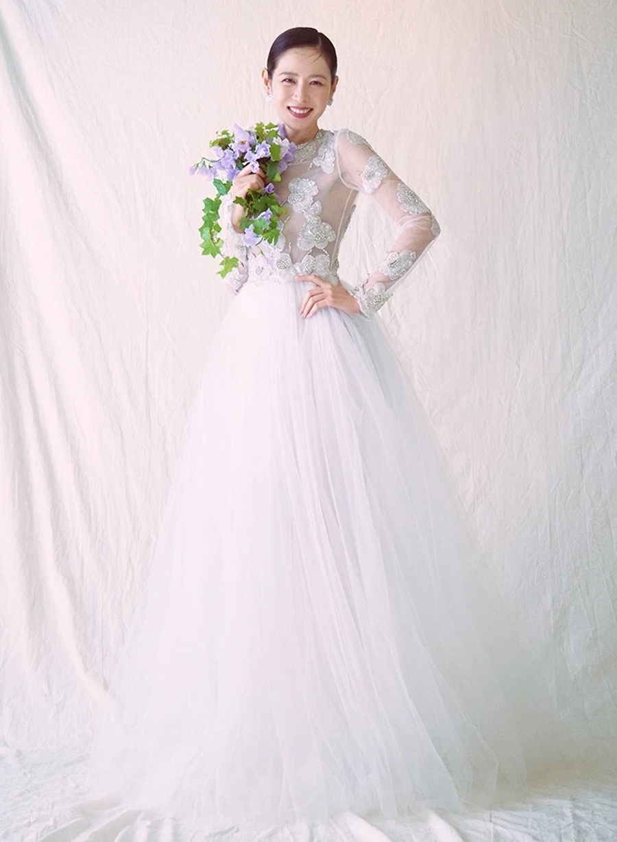 Lộ khoảnh khắc Hyun Bin v&agrave; Son Ye-jin h&ocirc;n nhau nồng n&agrave;n - Ảnh 15.