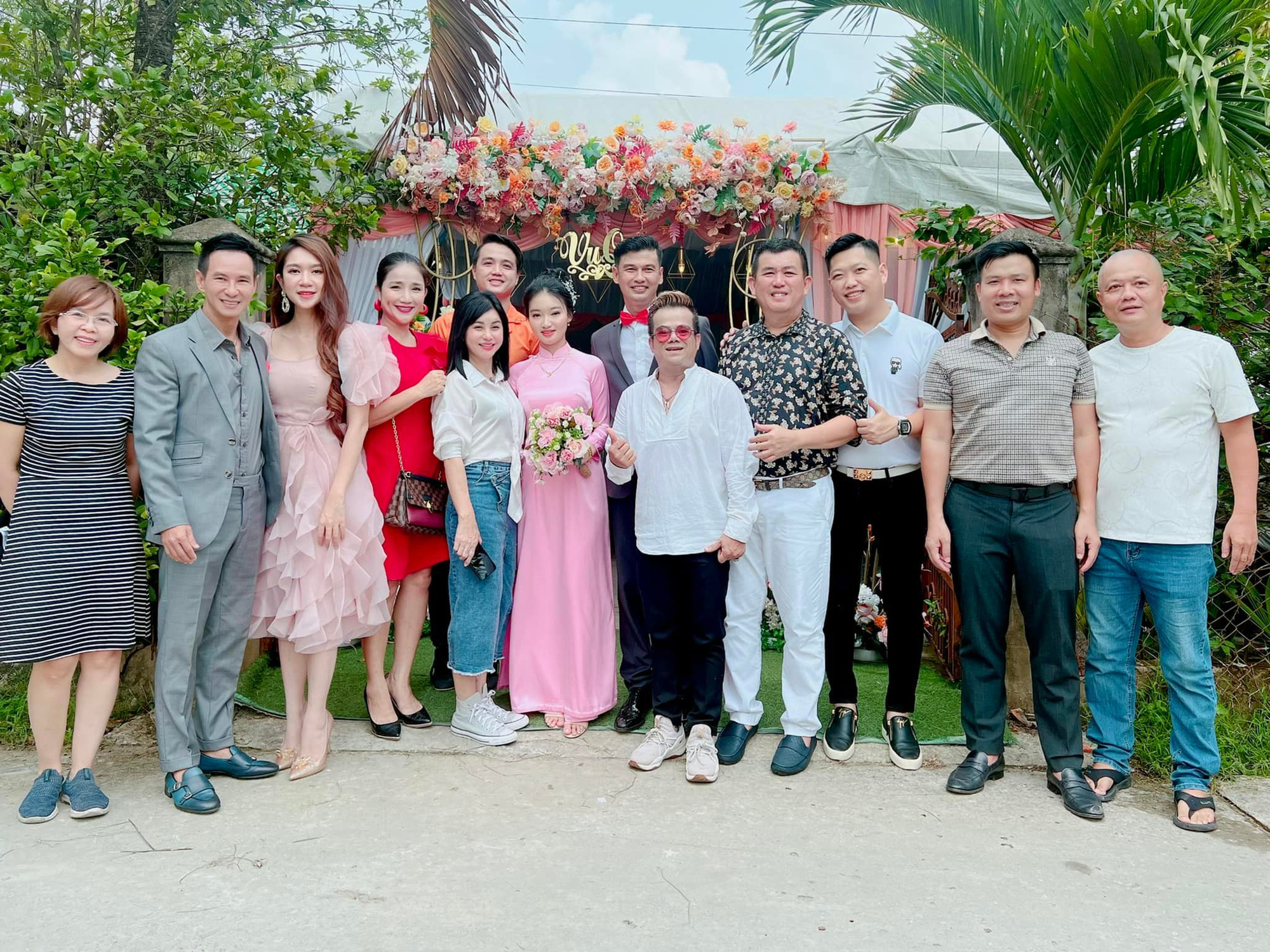L&yacute; Hải &ndash; Minh H&agrave; ch&uacute;c mừng Tiết Cương cưới vợ ở tuổi 49 - Ảnh 5.