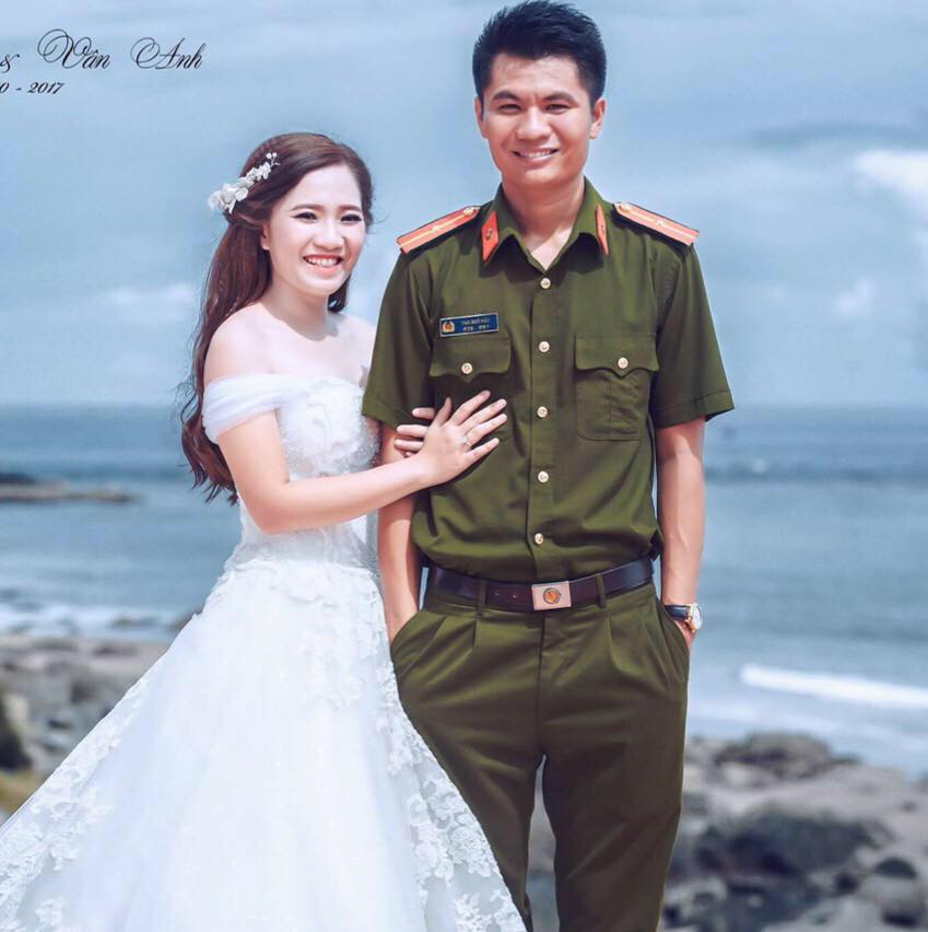 Trung &uacute;y c&ocirc;ng an kể lại thời khắc lao xuống biển cứu 4 người đuối nước - Ảnh 3.