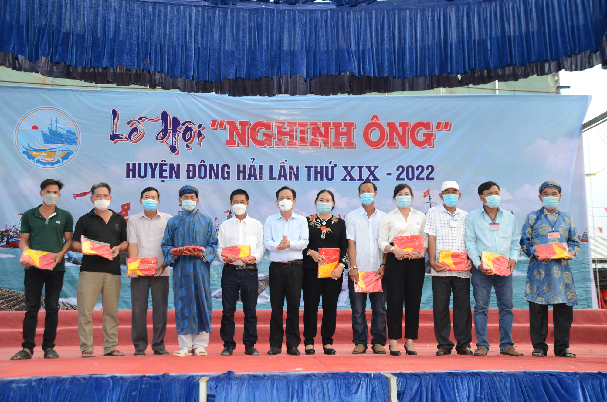 Cờ Tổ quốc nhuộm đỏ Lễ hội Nghinh Ông ở Bạc Liêu - Ảnh 3.