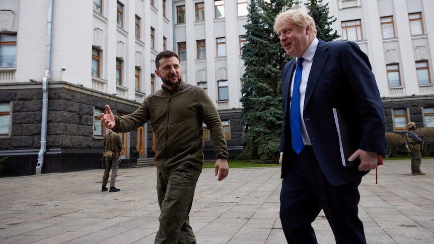 Nhận "hàng nóng" từ Anh, Tổng thống Ukraine nói về "lối thoát xung đột duy nhất"