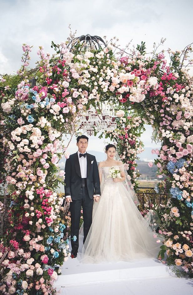 Hyun Bin v&agrave; Son Ye-jin trăng mật ở Mỹ, tung ảnh cưới đẹp như mơ - Ảnh 3.
