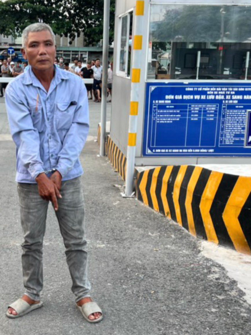 TP HCM: Bắt t&agrave;i xế xe &ocirc;m đ&acirc;m chết chủ xe kh&aacute;ch ở Bến xe Ng&atilde; tư Ga - Ảnh 1.