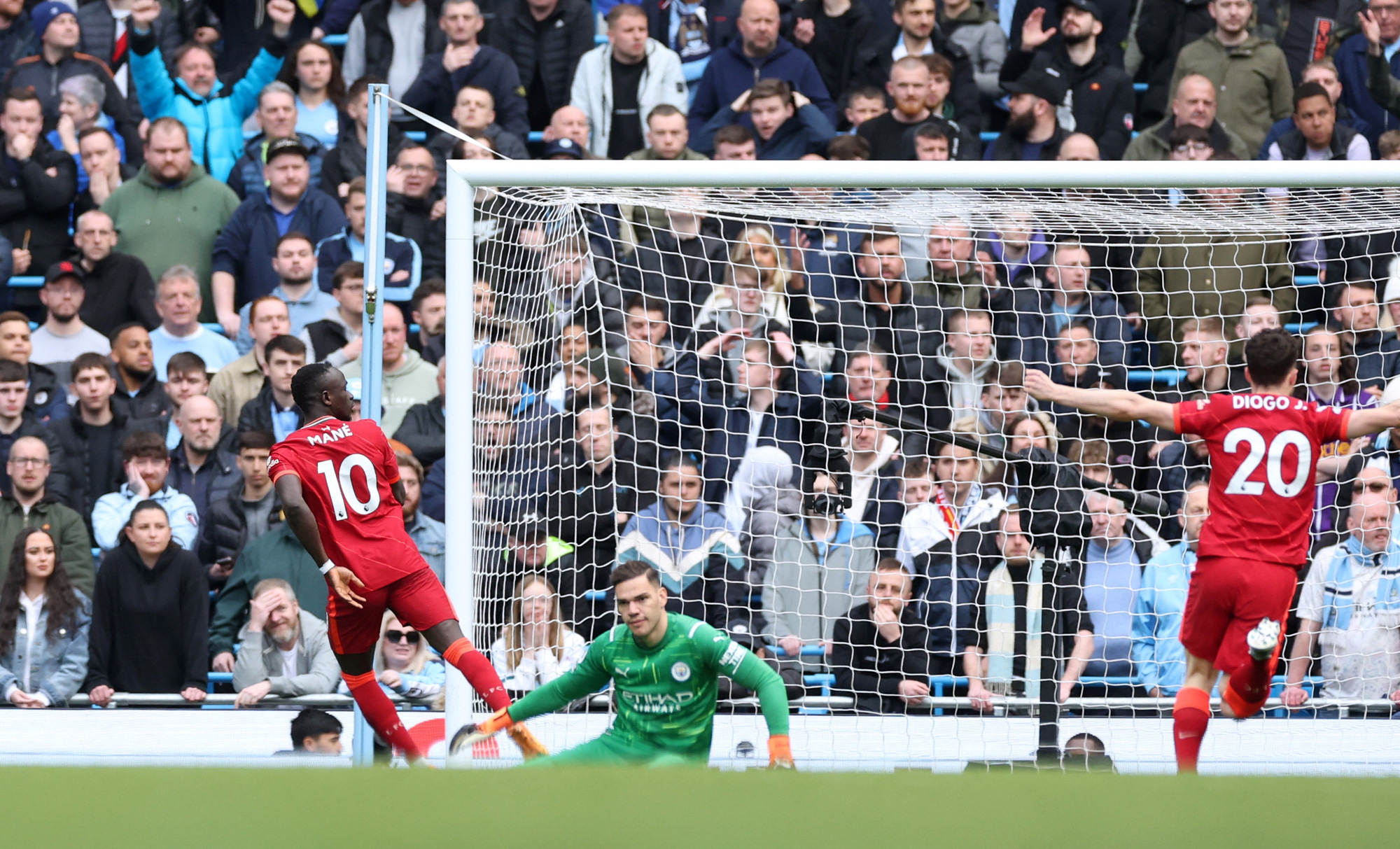 Đại tiệc b&agrave;n thắng m&atilde;n nh&atilde;n ở Etihad, Man City chia điểm Liverpool - Ảnh 7.