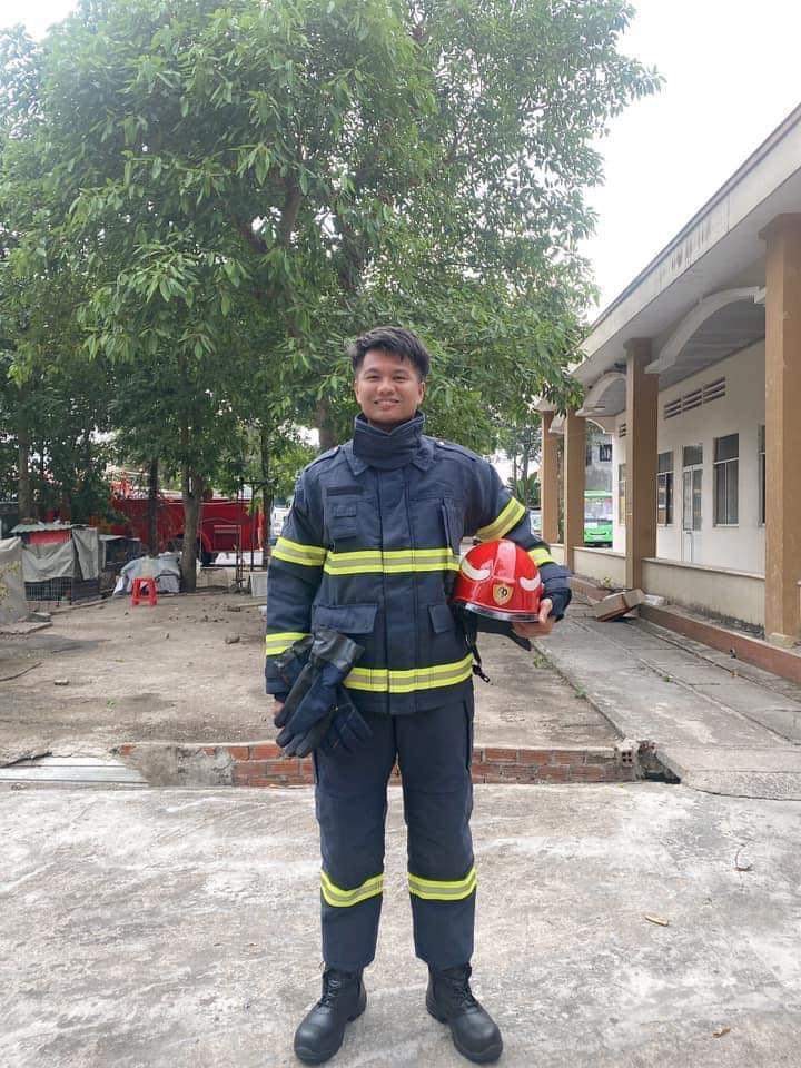 Đề xuất khen thưởng 5 c&aacute; nh&acirc;n cứu nhiều người đuối nước ở biển Phước Tỉnh - Ảnh 2.