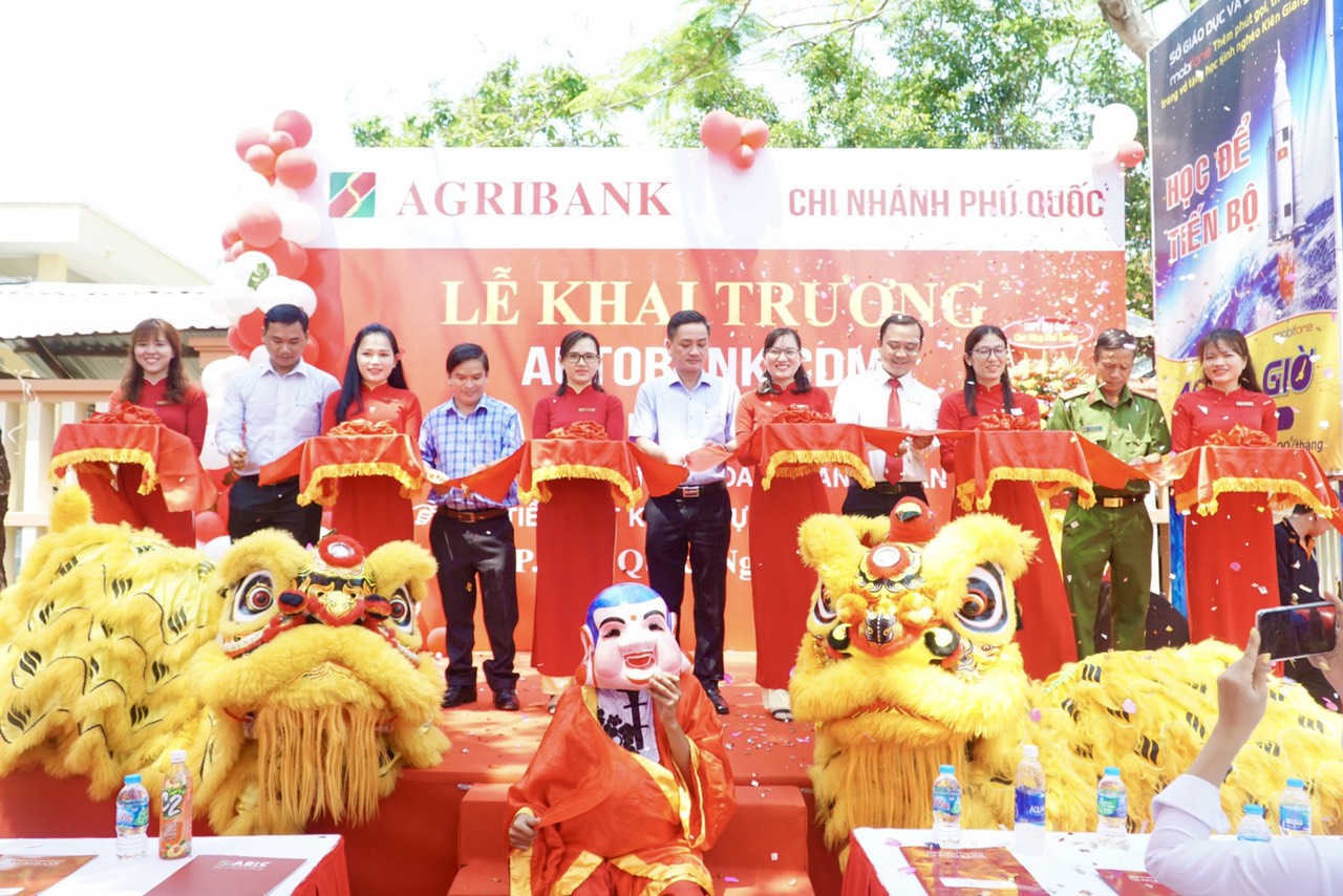 Agribank Ph&uacute; Quốc khai trương th&ecirc;m m&aacute;y gửi, r&uacute;t tiền tự động tại G&agrave;nh Dầu - Ảnh 1.